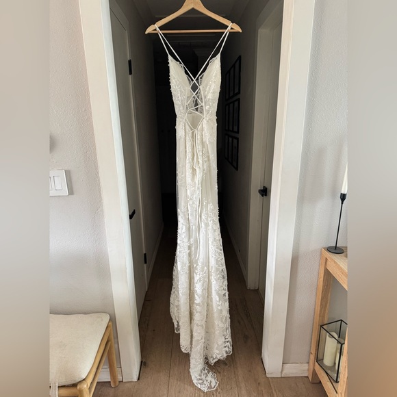 Elegant White Lace Women Dress - Picture 9 of 11